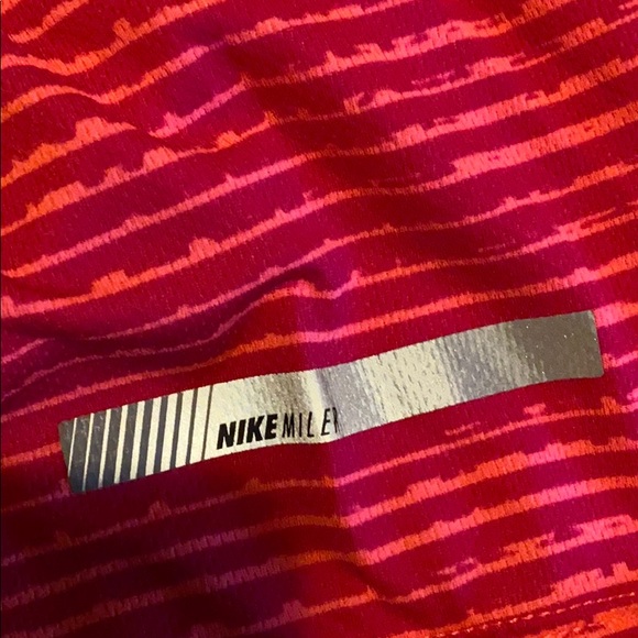Nike Running Performance Shirt - Picture 5 of 5